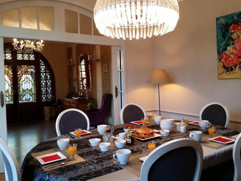 Le Castel Guesthouse Bayeux Bagian luar foto