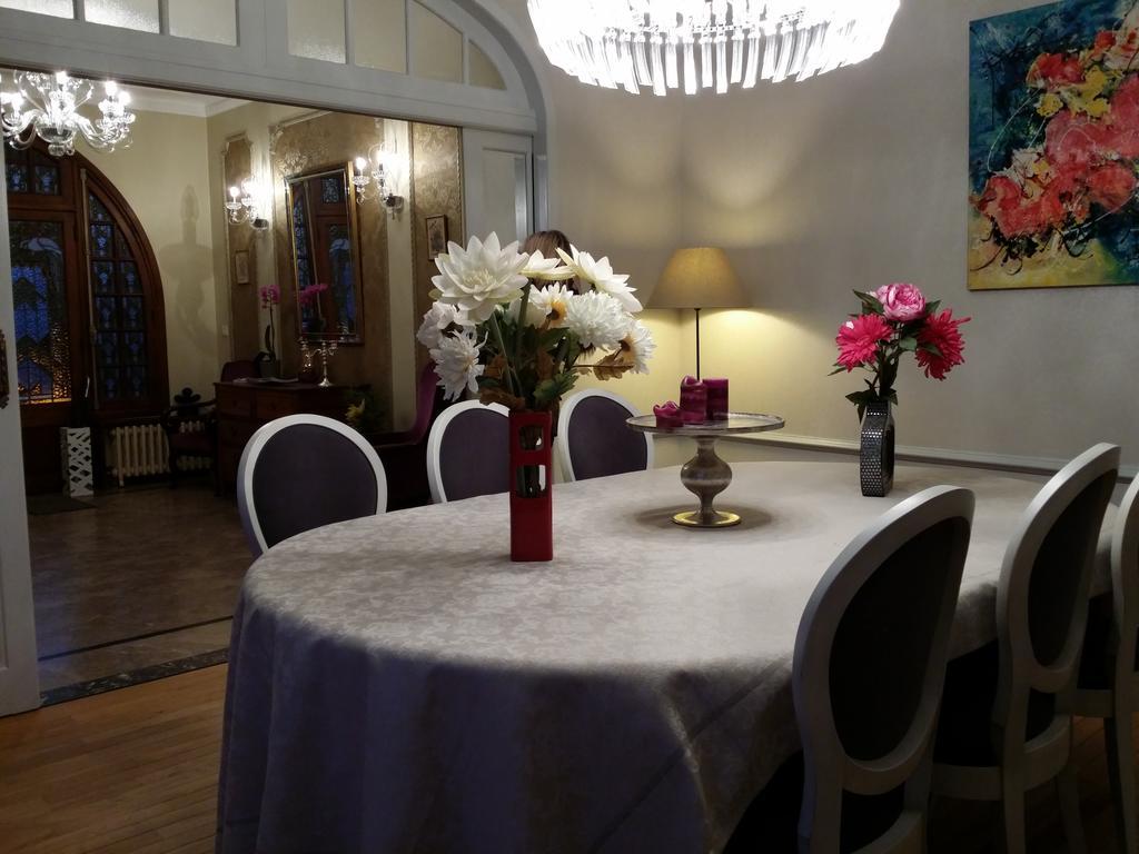 Le Castel Guesthouse Bayeux Bagian luar foto