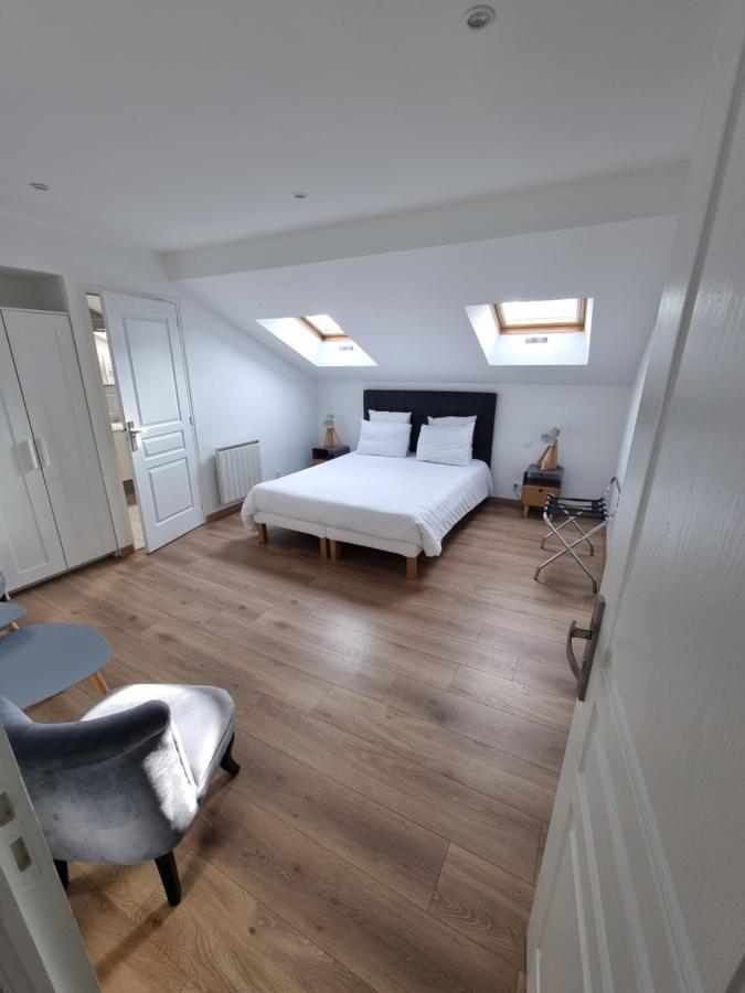 Le Castel Guesthouse Bayeux Bagian luar foto