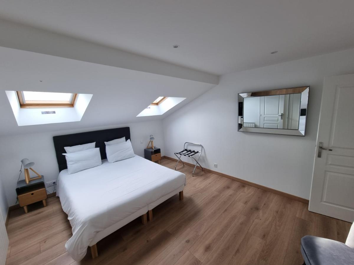 Le Castel Guesthouse Bayeux Bagian luar foto