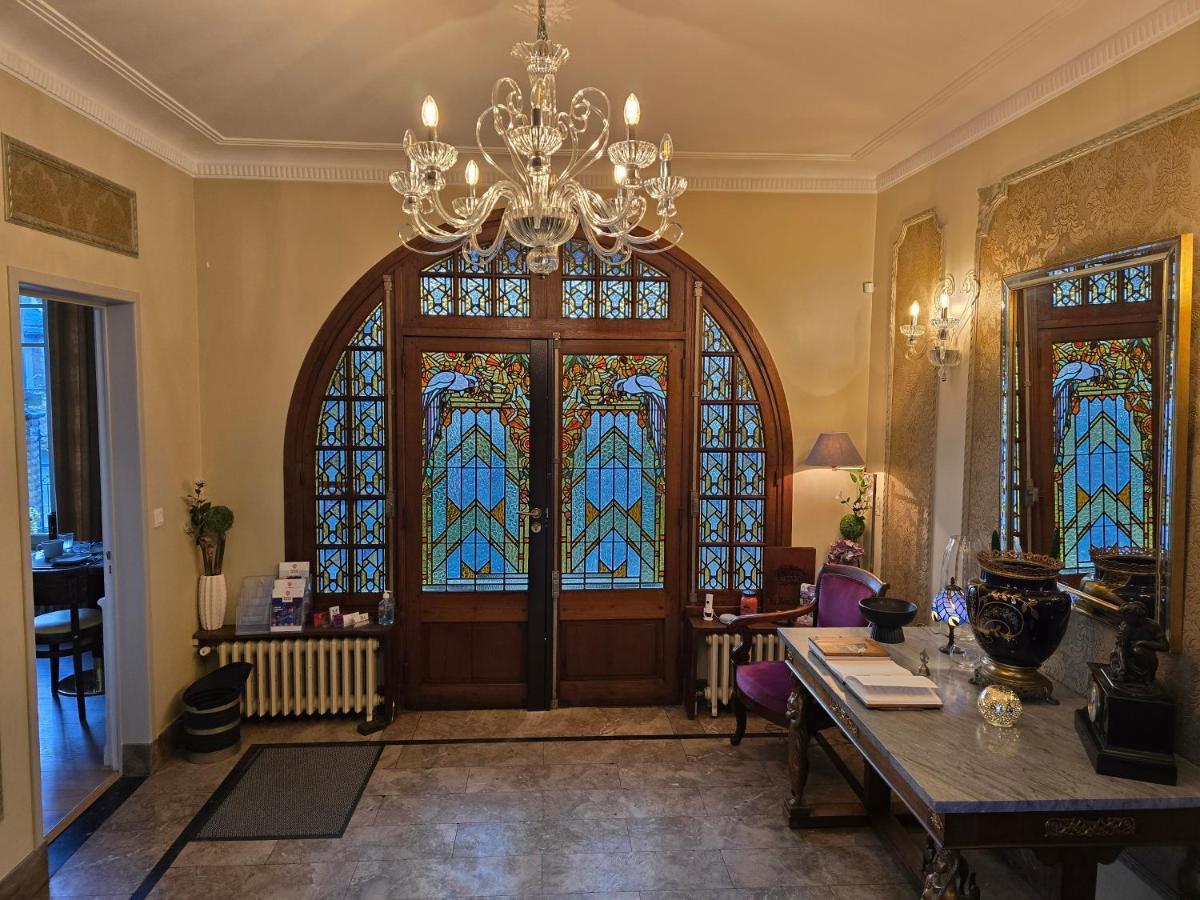 Le Castel Guesthouse Bayeux Bagian luar foto
