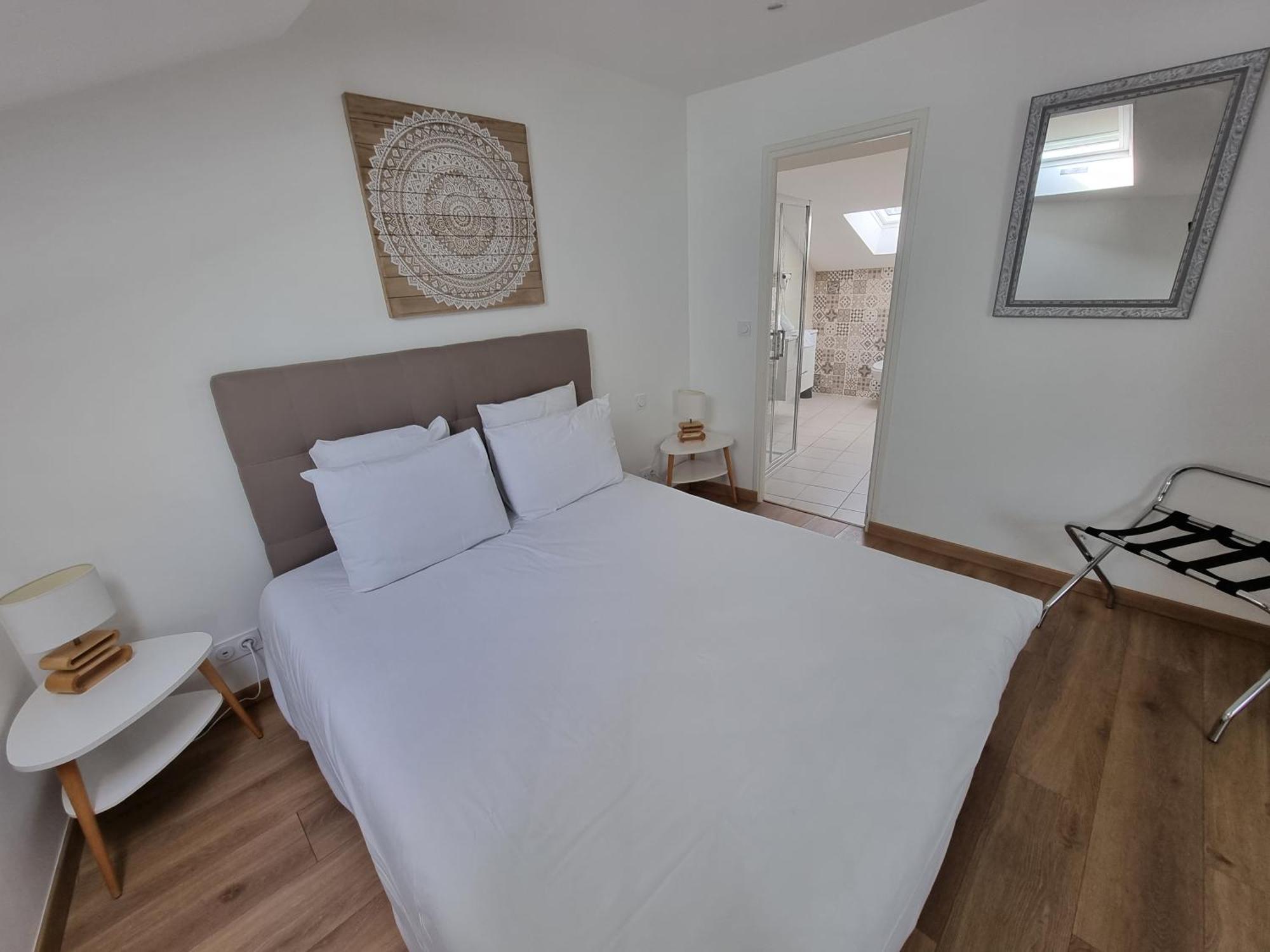 Le Castel Guesthouse Bayeux Bagian luar foto