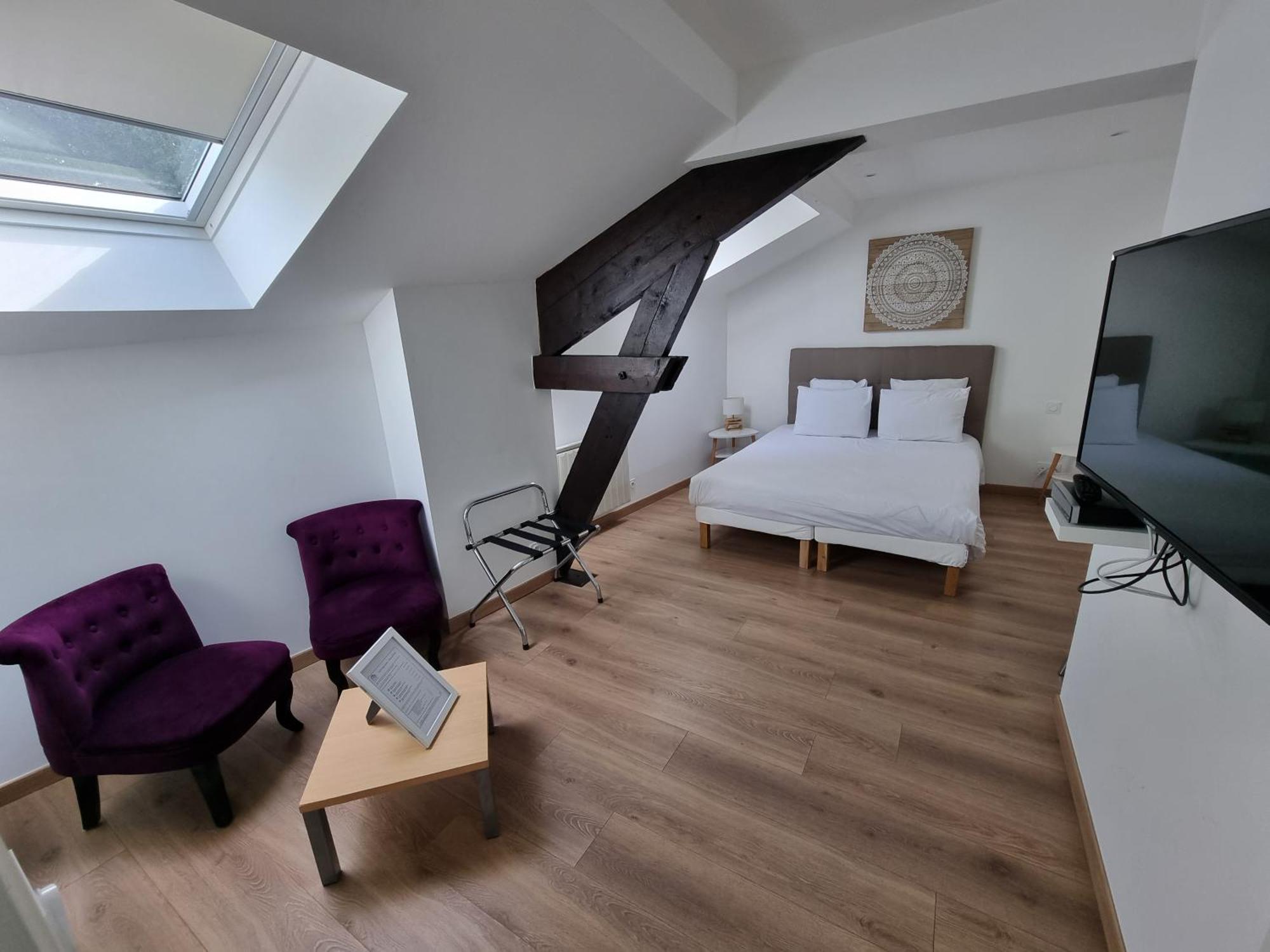Le Castel Guesthouse Bayeux Bagian luar foto