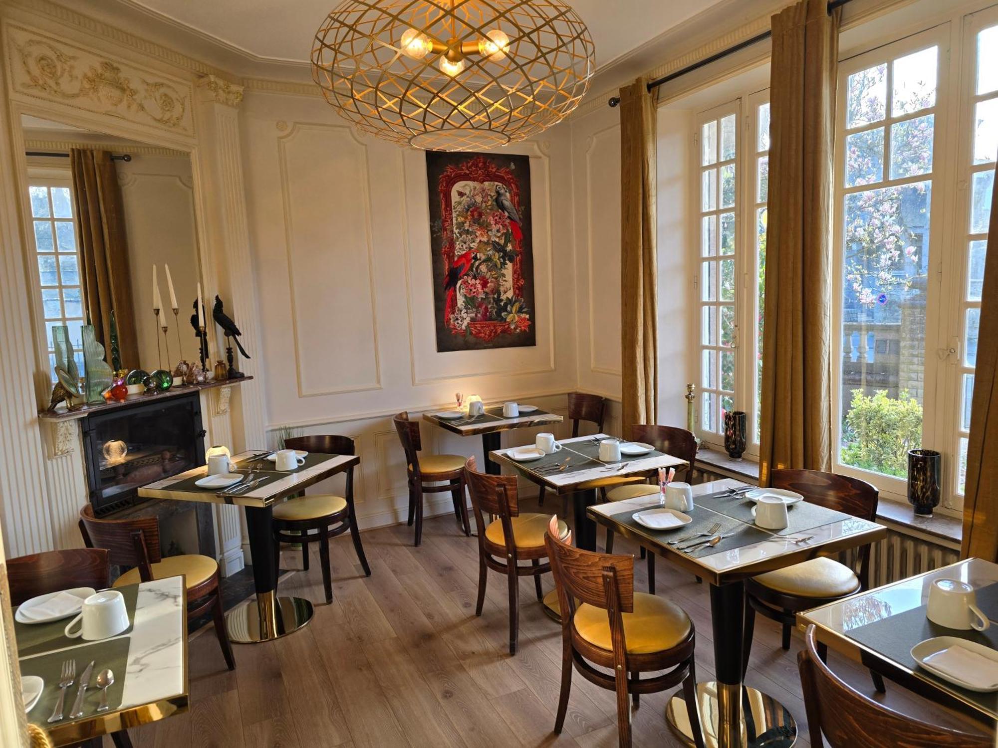 Le Castel Guesthouse Bayeux Bagian luar foto