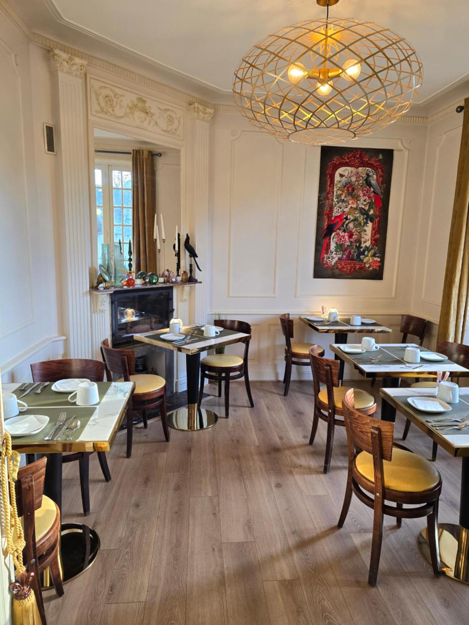 Le Castel Guesthouse Bayeux Bagian luar foto