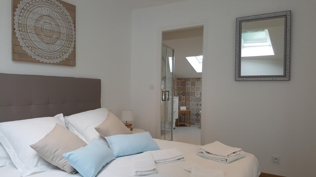 Le Castel Guesthouse Bayeux Bagian luar foto